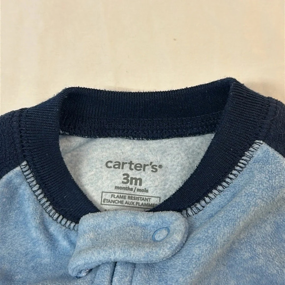 Carter's - long sleeve footed fleece sleeper/pajamas. Size 3 months - Picture 2 of 4